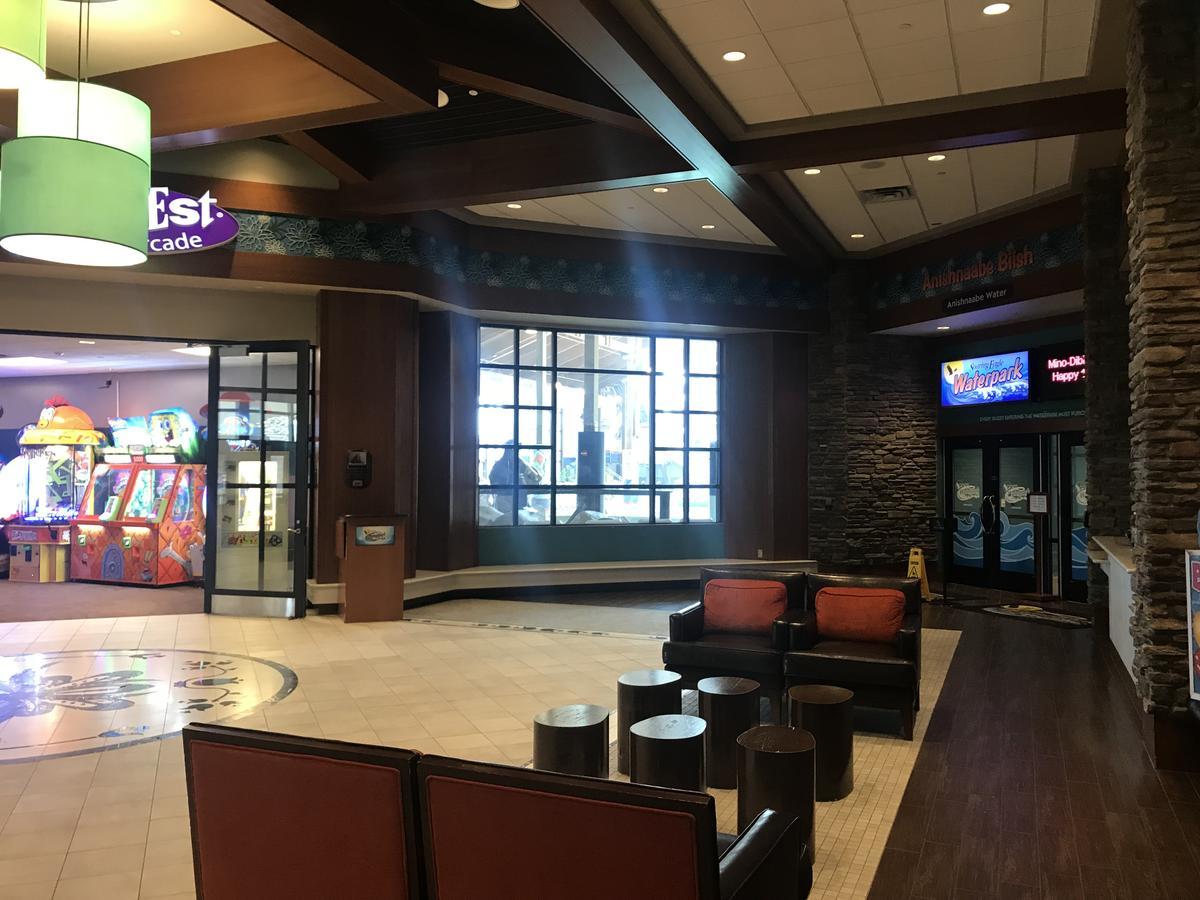 Soaring Eagle Waterpark And Hotel Mount Pleasant Exterior photo