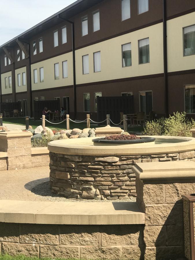 Soaring Eagle Waterpark And Hotel Mount Pleasant Exterior photo